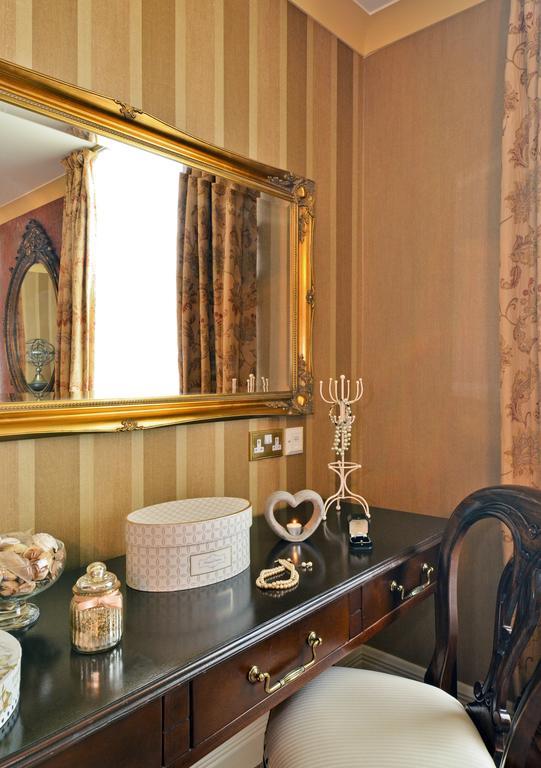 โฮเท็ล นิวพอร์ต Hotel ภายนอก รูปภาพ